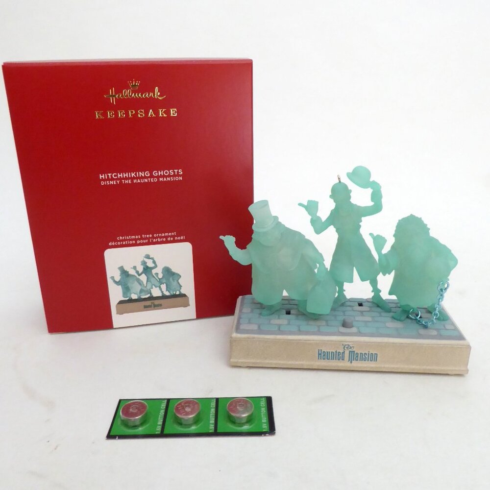 NEW 2020 HALLMARK DISNEY HITCHHIKING GHOSTS HAUNTED MANSION LIGHT & SOUND